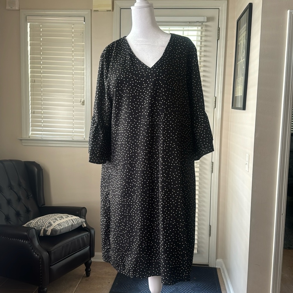 Black & white polka dot shift dress